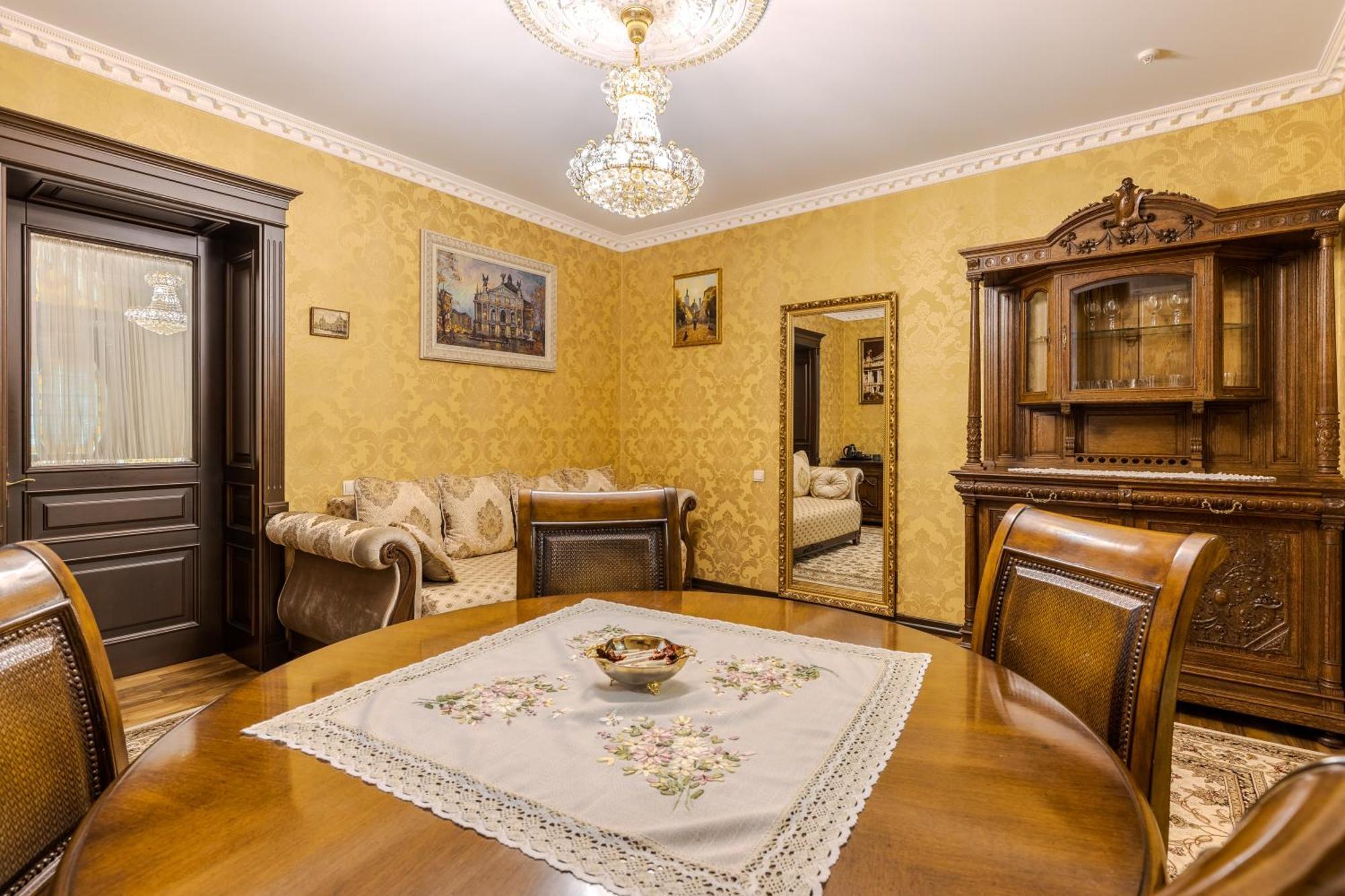 Luxury Boutique Andreevskiy Lviv Exterior foto